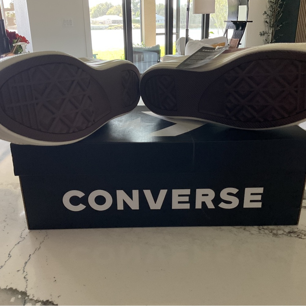 NIB Converse Chuck Taylor All Star Move Low Top Sneakers 9.5 - Picture 2 of 3